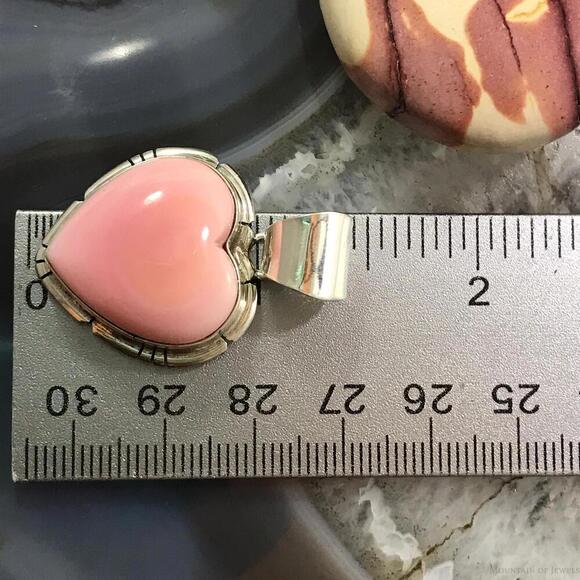 Samson Edsitty Native American Sterling Pink Conch Heart Pendant For Women - Picture 10 of 10